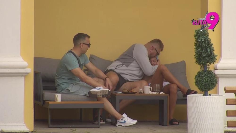 KAO U STARA, DOBRA VREMENA: Janjuš priglio Maju, pa se prisetio njihove ljubavi: SVE JE GORELO! (VIDEO)