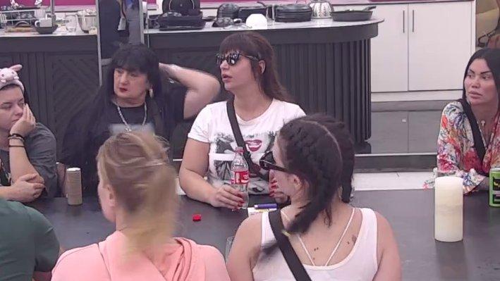 Ovo niko nije očekivao! Miljana dala vetar u leđa Sari, pokušala da je zaštiti od poniženja Ivana Marinkovića! (VIDEO)