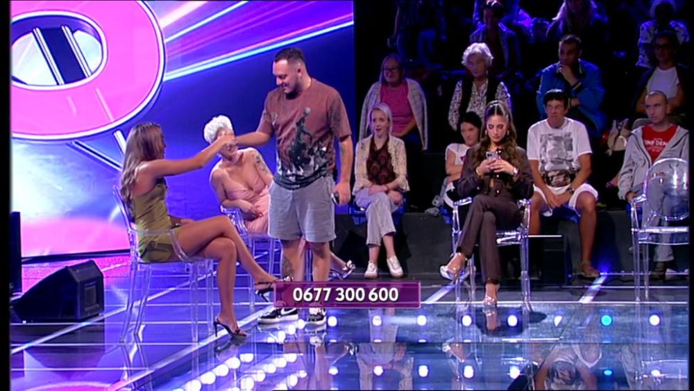 Gastoz uleteo u program: Pojavio se u emisiji i odmah počeo da pravi haos! Publika popadala od smeha, Anđela od besa PROKLJUČALA! (VIDEO)