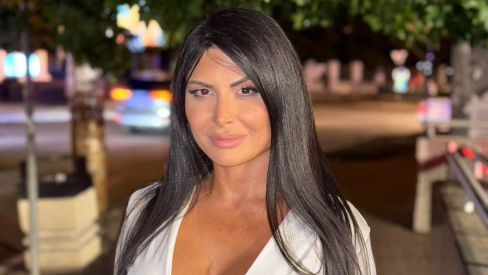 PREOKRET! Jelena Ilić ugasila nalog na platformi za odrasle! Nakon Ivanovih prozivki povukla ŠOK POTEZ, ovo je razlog (FOTO)