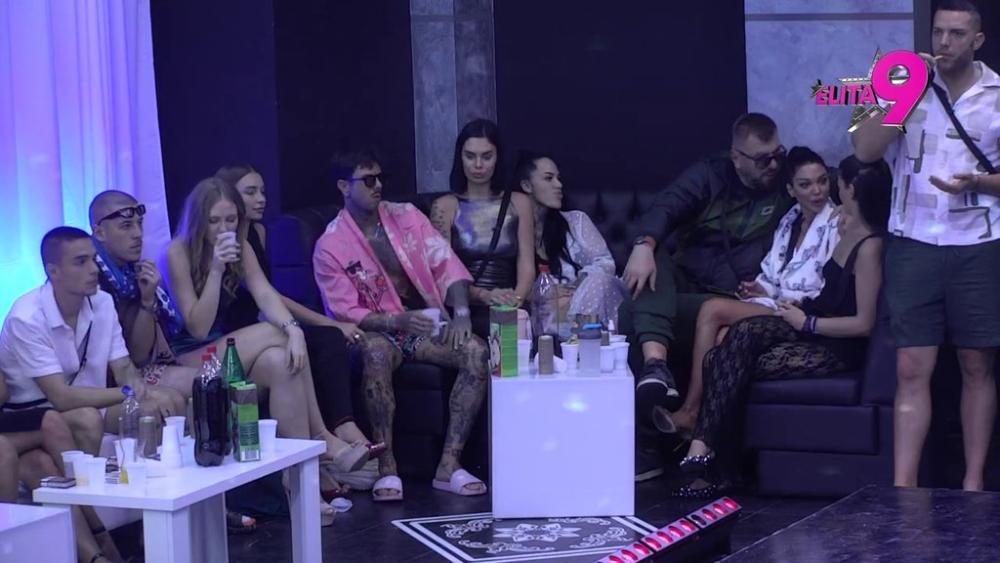 Sevaju varnice! Janjuš ne skida ruke s Maje, ona mu žestoko zapretila: Znam šta radiš, mene si našao... (VIDEO)