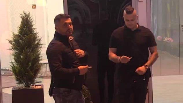 Otvorio privatno savetovalište: Asmin ubedio Terzu da se dopada Mini, pa mu smislio taktiku za dalje korake! (VIDEO)