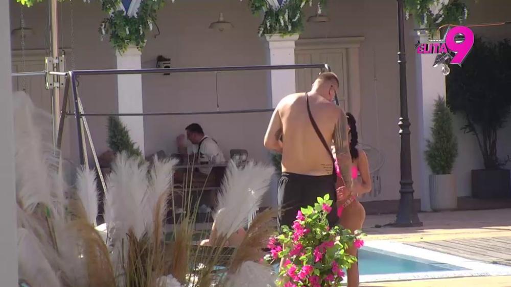 UKAZALA MU SE PRILIKA: Jaško dočekao svojih pet minuta da kao nekad ispipa telo Maje Marinković! (VIDEO)