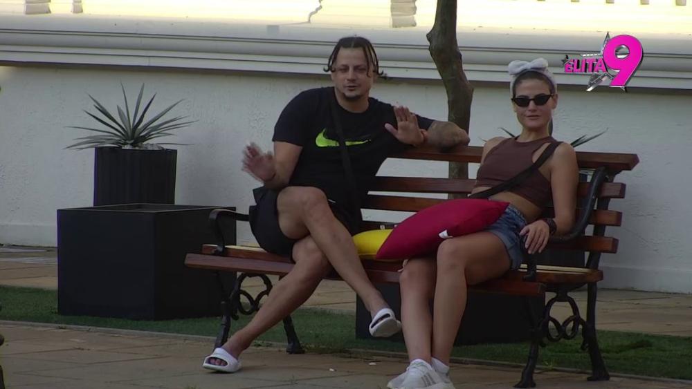 POPIO KORPU: Terza pokušao da šarmira Minu, usledio hladan tuš! (VIDEO)