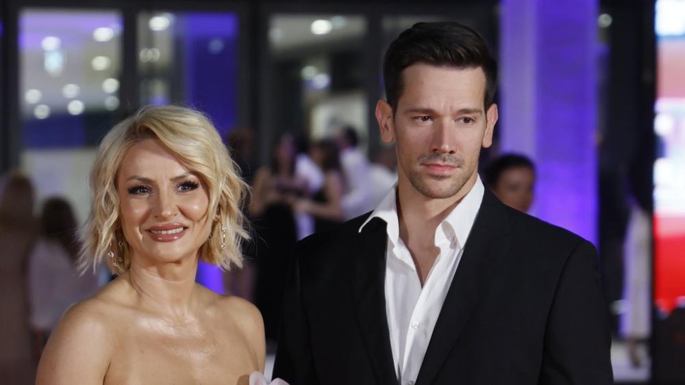 Ovako su Goca Tržan i Raša izgledali pre 10 godina na svom venčanju! Pevačica u uskoj venčanici, a tu je i Lena: Davali su nam kratak rok... (FOTO)