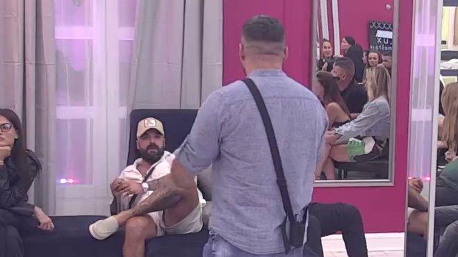 Luka opet uhvaćen u laži: Pokušao da opere sebe i Aneli, pa Asmin umalo zaplakao i priznao koliko ga boli daljina s ćerkom Norom! (VIDEO)