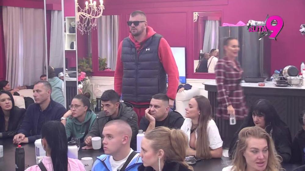 Šok! Ivan ne može da veruje, dobio do Sare odgovor koji nije očekivao, učesnici na nogama (VIDEO)