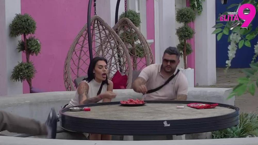 Ova takmičarka će biti prva na tapeti za smicalice: Asmin spreman da se poigra s njenom glavom! (VIDEO)