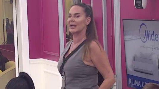 Luka otkrio koje devojke je zapratio iza Anelinih leđa, Kačavenda progovorila o odnosu sa Zoricom, Markovićka ZAPENILA: Ona mi je ravna linija, ako me bude čačkala, videćemo! (VIDEO)