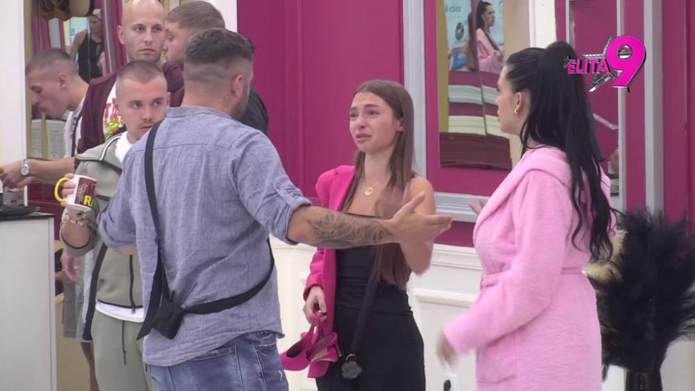 Pao na njene suze: Sara obrlila Alibabu, on povukao brutalne prozivke na njen račun (VIDEO)