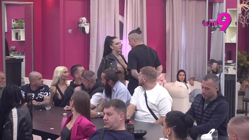 KARAMBOL: Sara pukla jer je Terza odlepio za Minom, pa priznala da su imali VRELU AKCIJU! Urliče iz petnih žila i juri ga po kući, obezbeđenje hitno reagovalo (VIDEO)