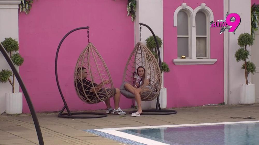 Teodora bacila oko na Mikija Dudića: Raspametio je izgledom, ne prestaje da ga hvali! (VIDEO)