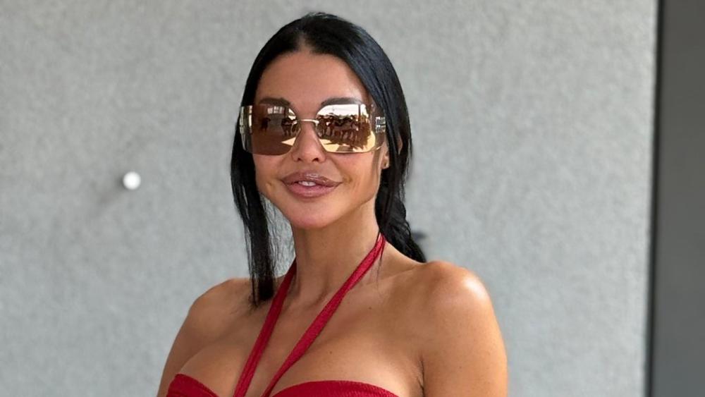 SPREMA HAOS ZA ELITU 9! Maja Marinković pecnula bivše partnere: Izbacila bujno poprsje u prvi plan, pa jednom rečenicom zaintrigirala sve (FOTO+VIDEO)