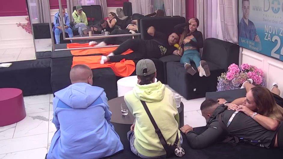 Preokret: Asmin saznao šok informaciju od Zorice, pa zatražio hitan razgovor od Mine Vrbaški! (VIDEO)