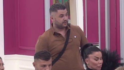 Iz zida je nestalo 70, iz Dubrovnika 25.000 evra: Asmin progovorio o KRAĐI para, pa otkrio kakvu poruku mu je Aneli poslala kad je saznala da je sa Stanijom (VIDEO)