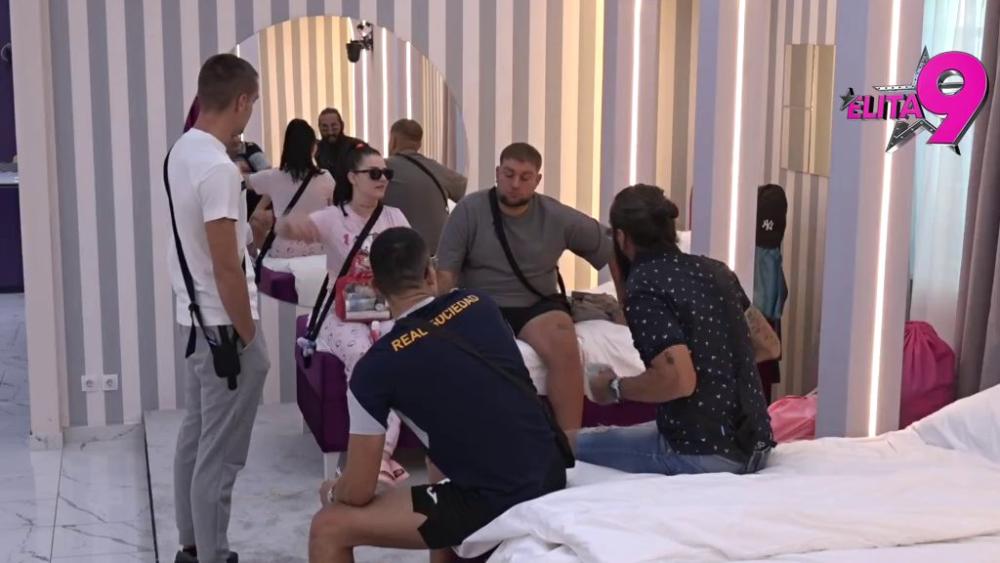 Totalni promašaj potrčaka: Viktor Gagić neće da čuje za Radu Todorović zbog njenih godina! (VIDEO)