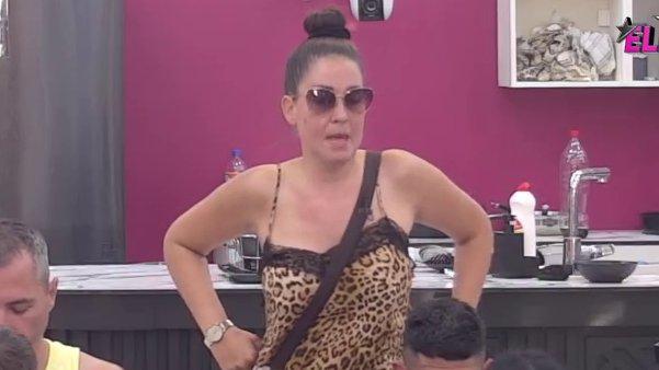 Najgore je kad je neko AMEBA, a to su Bebica, Teodora i... Luka uzvratio dušmanima, a onda je Ivana rešila učesnike koji je prozivaju (VIDEO)