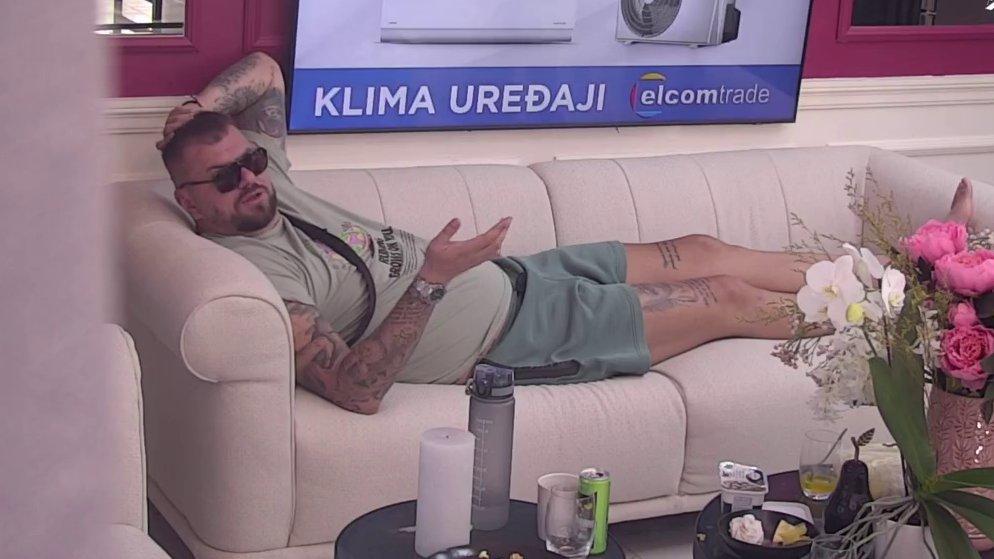 Janjuš ponovo kumuje: Filipu Đukiću našao devojku, ubeđen da ova takmičarka njemu pristaje! (VIDEO)