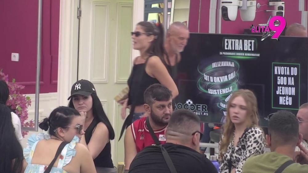 METEŽ U BELOJ KUĆI: Tanja Stijelja se ostrvila na Daču, nazvala ga PIJUNOM, pa pikirala Kačavendu: ZNAM DA ME NE VOLIŠ! (VIDEO)