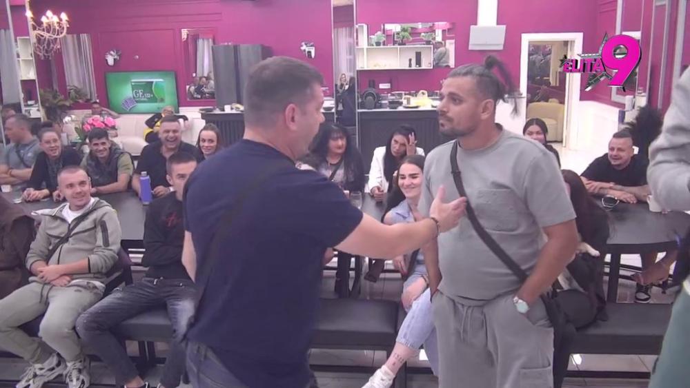 TOTALNO RASKRINKAVANJE: Bora Santana izneo sve detalje ljubljenja sa Sarom, Ivanu Marinkoviću se cela kuća smeje u lice! Cela istina izašla na videlo (VIDEO)