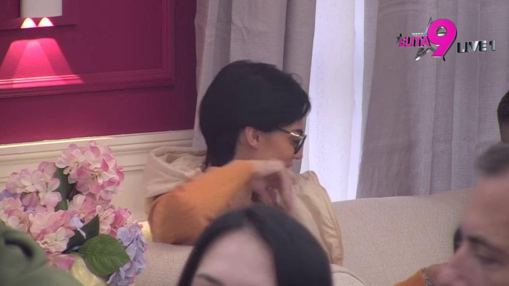 PRED NJOM JE MANJI OD MAKOVOG ZRNA: Terza se spetljao tokom izlaganja o Mini, zacaklile mu se oči kao nikada do sad! (VIDEO)