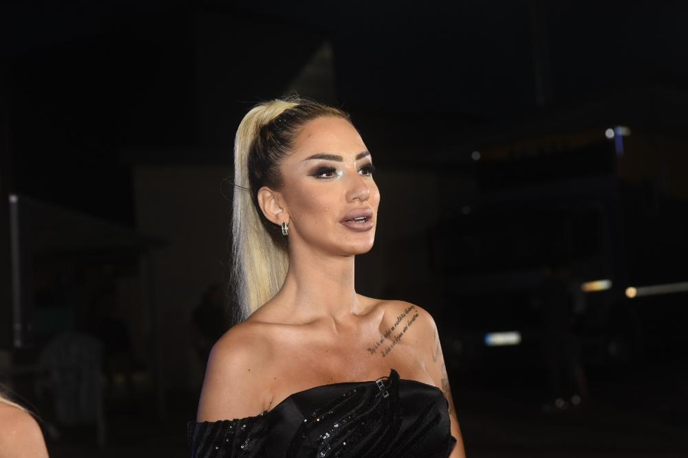 "Zaletela sam se ka njemu MAKAZAMA!" Aleksandra Nikolić otkrila BOLNU ISTINU O OCU kog je upoznala kao tinejdžerka: "Tukao je ispred mene"