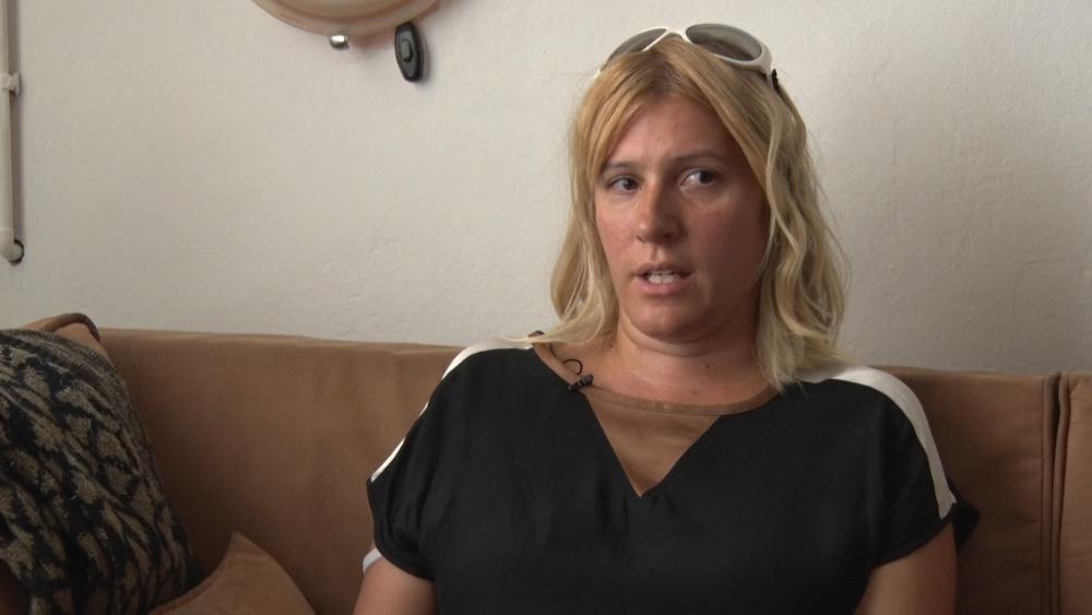 Zavirite u STAN Jelene Golubović u CENTRU Beograda, sa svih strana FOTOGRAFIJE i IKONE!  Ušla bi TRUDNA u rijaliti pod posebnim uslovima : "Bebu da ostavim na kratko"