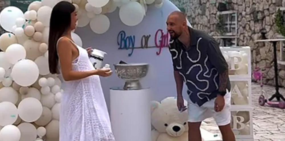Danas je saznao da čeka sina, a pre četiri godine se našao u vrtlogu gej afere