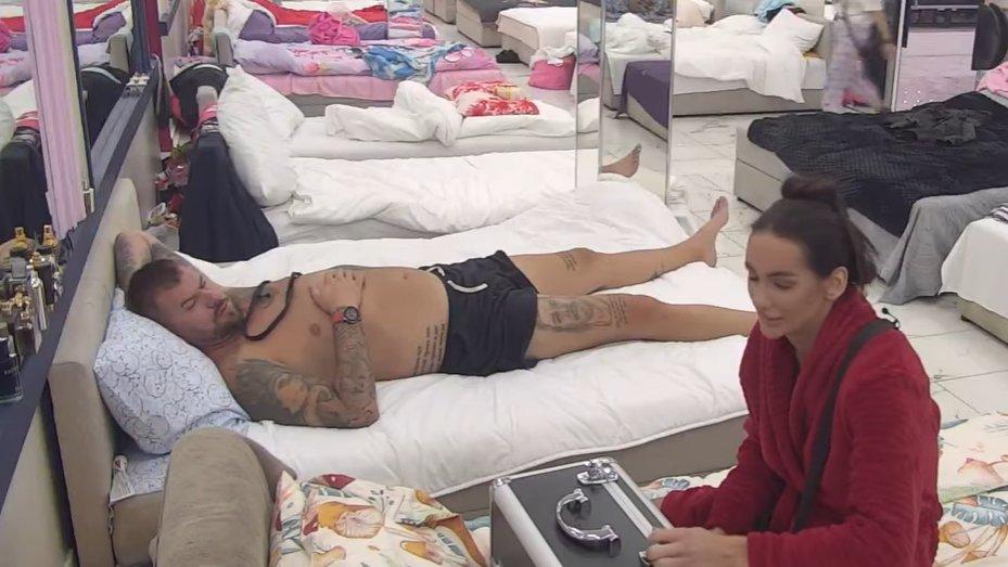 JANJUŠ se opasno NAMERAČIO na DUŠICU 🫣 Pokušava da je smekša 😊