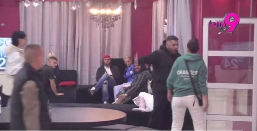 KARAMBOL U BELOJ KUĆI: Asminu popustile kočnice, upao u žestok KLINČ sa učesnicima - ZAURLAO iz petnih žila!