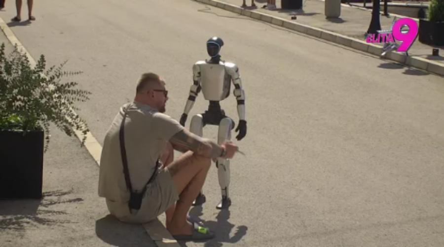 JANJUŠ OBNEVIDEO ZBOG NOVE DEVOJKE, OVAKO NEŠTO NIKAD NIJE DOŽIVEO: Robot Toša mora da prenese ovu informaciju!