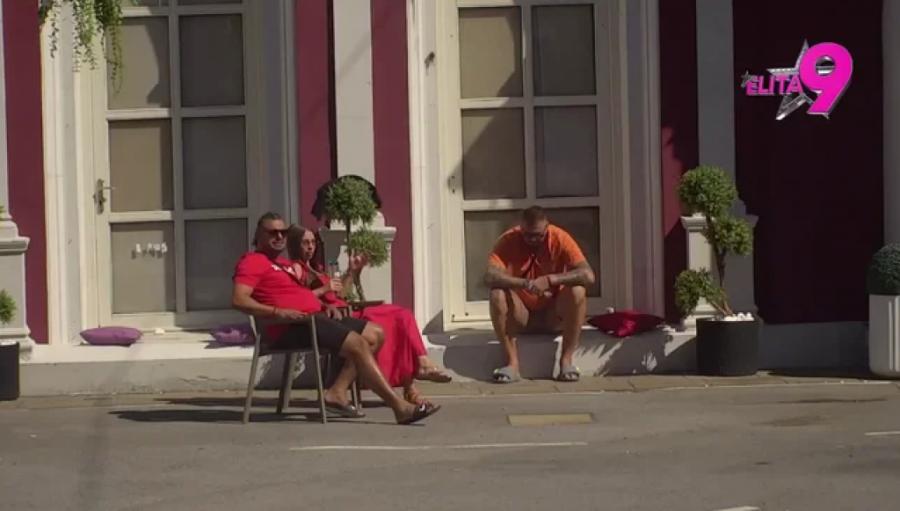 JANJUŠ U LJUBAVNOM ČETVOROUGLU! Otvorio klub utehe za bivšu devojku Saru - Ivan je šutnuo zbog Anđela, dojurila do košarkaša!