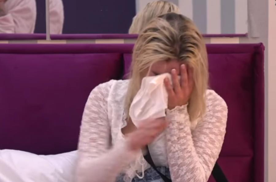 JEZIVI URLICI VEĆ ODZVANJAJU BELOM KUĆOM! Učesnica "Elite 9" ispušta KRIKE, presavila se u suzama nakon OKRŠAJA: "Zlo prikriveno" (VIDEO)