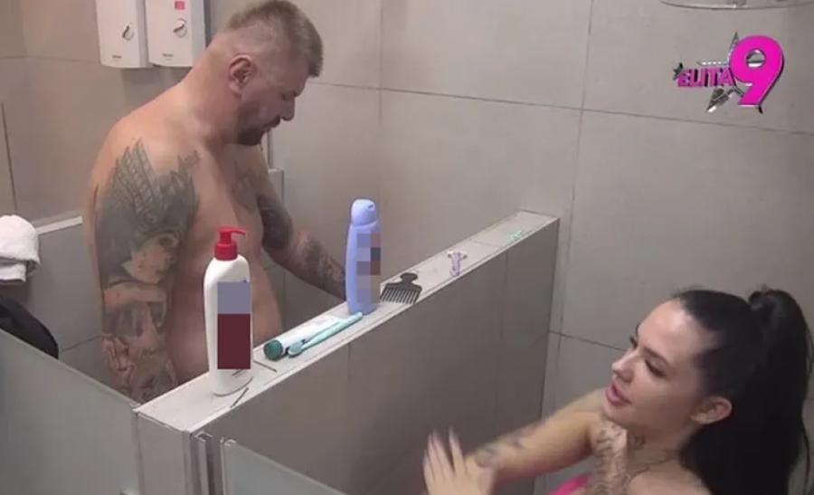 JANJUŠ SE UVUKAO OVOJ UČESNICI POD TUŠ! Palo prvo VRELO KUPANJE u "Eliti 9" - skinuo se, ona pokazala NEMIRNE CICE pred kamerama (FOTO)