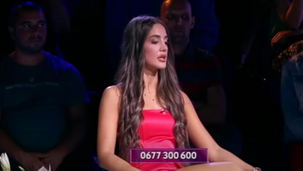 Dočekala svojih pet minuta da ukanali Karića i Sofiju - Anđela progovorila o njihovim prepiskama: "Ona je njegov tip za kombinacije"