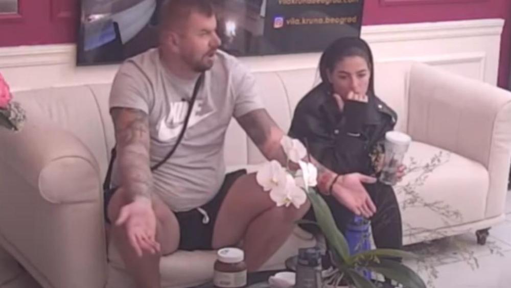 Janjuš izgubio kontrolu, počeo da urla na Saru i da je psuje - Tvrdi da će ona Bori napraviti pakao: "On je emotivno uništen"