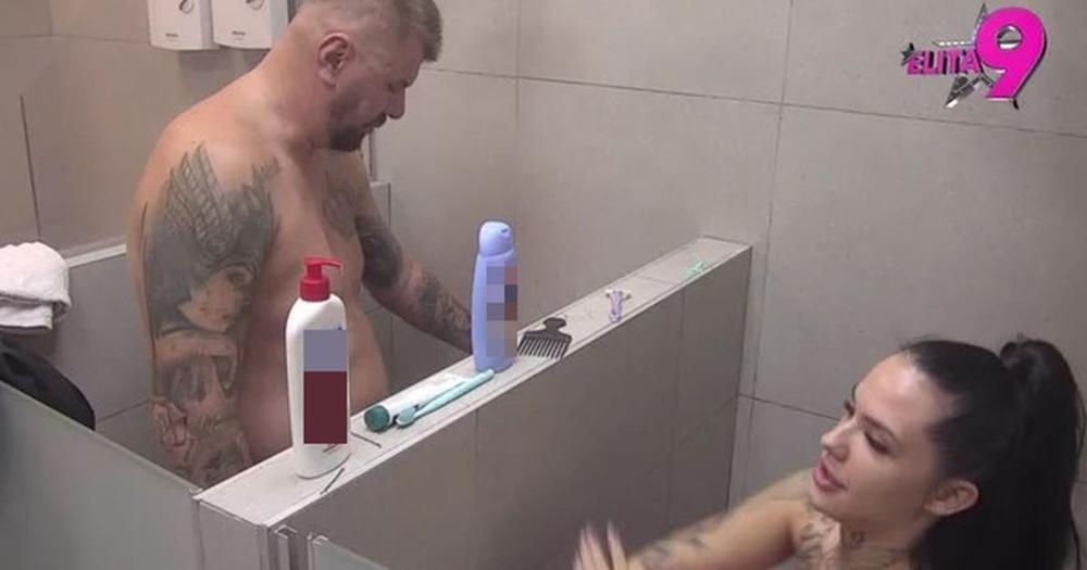 Palo prvo zajedničko kupanje u Eliti: Janjuš se skinuo i ušao u kabinu, ostao sam sa Sarom! Ona ne krije sreću