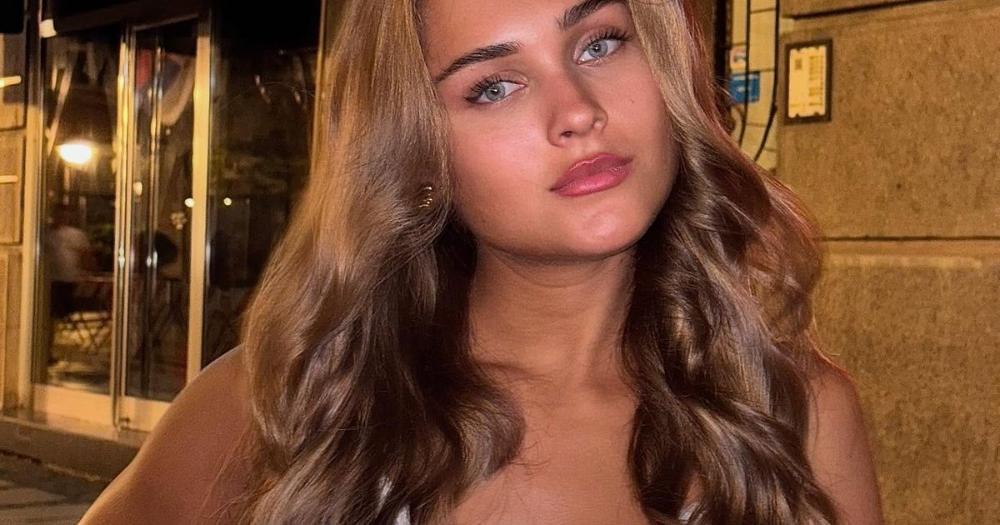AFERA! Isplivali šokantni snimci Sofi Tkačenko: Šetala ulicom devojku na povocu, a onda su se strasno ljubile