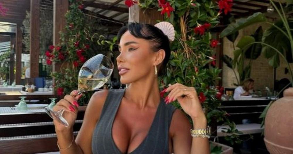 Starleta odrasla u Kaluđerici, a sada joj stariji muž obezbedio luskuz: Vila vredi milione, ima i čistačice
