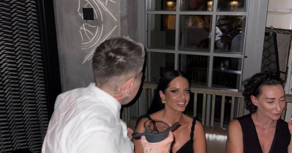 Matora i Dragana uživaju u svojoj ljubavi: Svi sumnjali u njihovu vezu, one se ne odvajaju, grle se na plaži