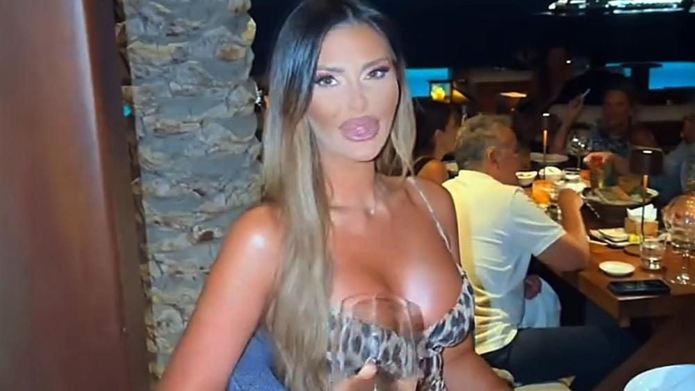 Ana Radulović novom objavom napravila haos: "Zaprošena sam, rekla sam da"