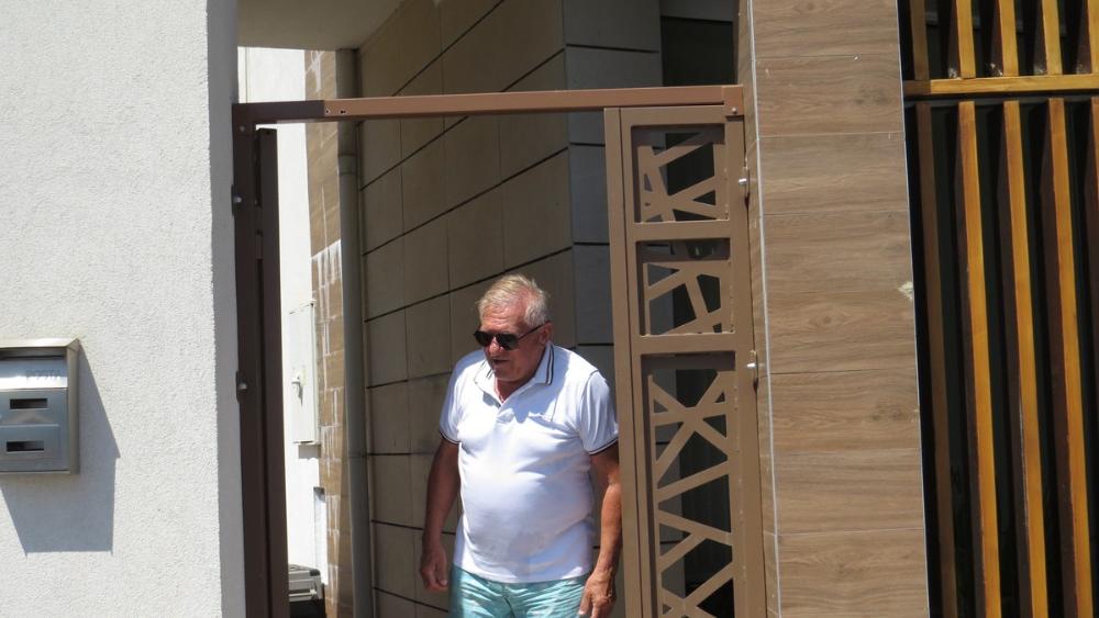 Naš pevač može da ostane bez vile od 2 miliona evra: Doneo odluku