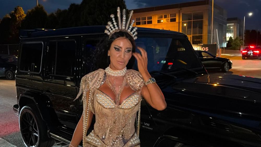 Slađa u Šimanovce stigla kao na karneval: "Stanija je uz mene"