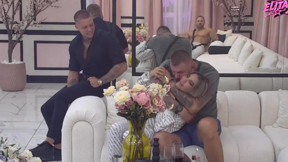 Janjuš se ne odvaja od Aneli u Eliti 10: Sve pršti od emocija, ljubi je
