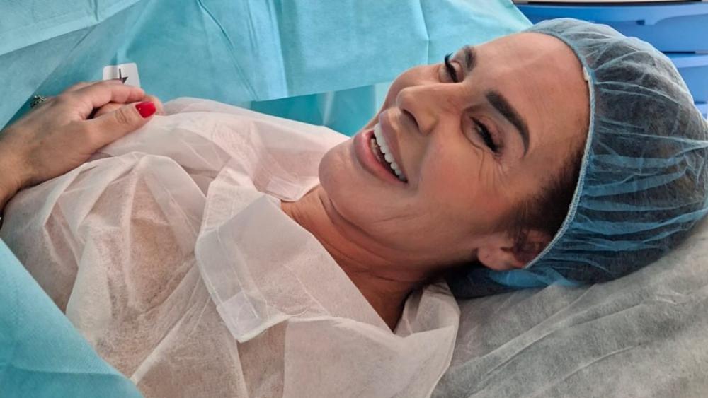 Milena Kačavenda se operisala, podelila sliku iz bolnice u zavojima