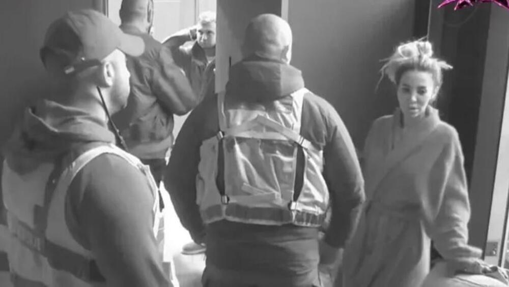 "ZNAŠ KOLIKO ME BOLI K**AC, DVADESET DANA ME US**AVALA": Nakon vrele akcija sa Laurom, Filip još brutalniji! (FOTO)