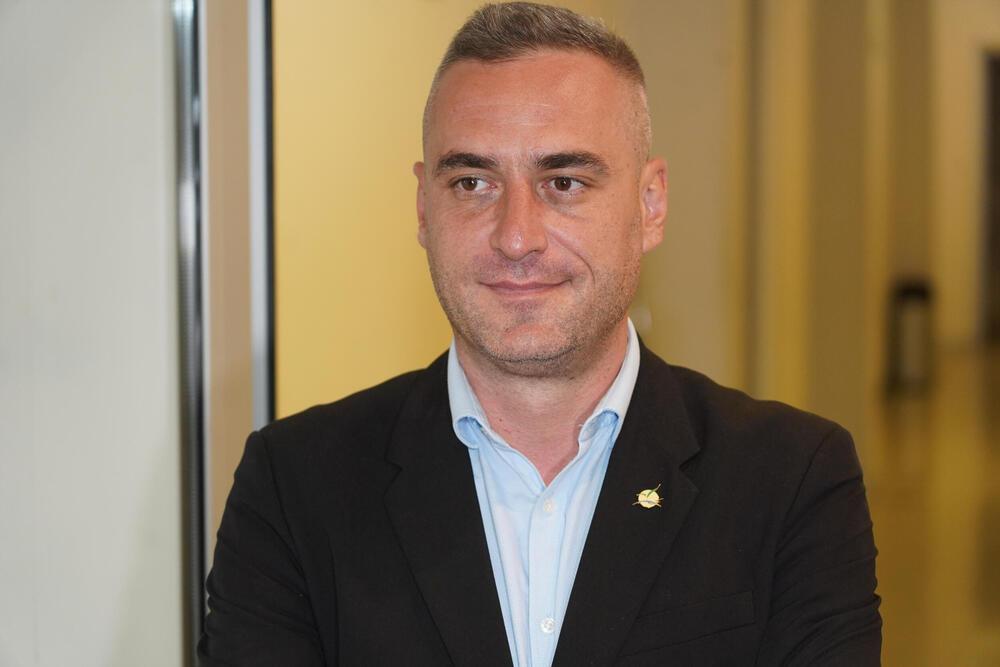 Aleksandar Požgaj zvanično potpisao papire za razvod: Evo kako je protekao susret sa bivšom suprugom