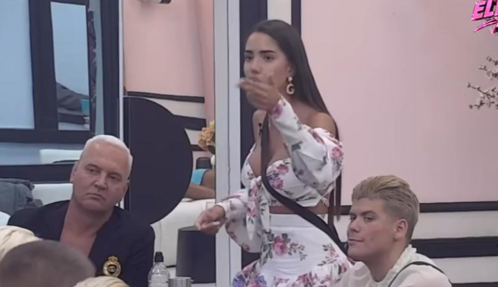 "Skini mi se s grbače": Anđela Đuričić urlala na cimerku iz rijalitija - Ovo njena najnovija ljuta protivnica