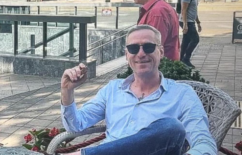 "Vreme je da se rastajemo": Bivši političar šokirao objavom - Svi se pitaju šta mu se desilo (FOTO)