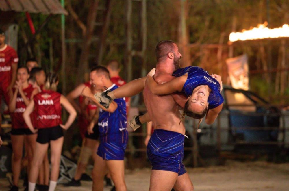 Pogledajte kako se slavi! Plavi u Exatlonu i pored poraza pokazali šta je timski duh (VIDEO)